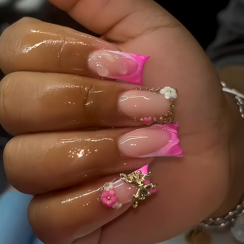 Cross-Border Hot-Selling Duckbill Fake Nails, Sweet and Pure Pink Fashion, Gold Butterfly and Diamond Finished Products Wholesale Cross-Border Hot-Selling Duckbill Fake Nails, Sweet and Pure Pink Fashion, Gold Butterfly and Diamond Finished Products Wholesale