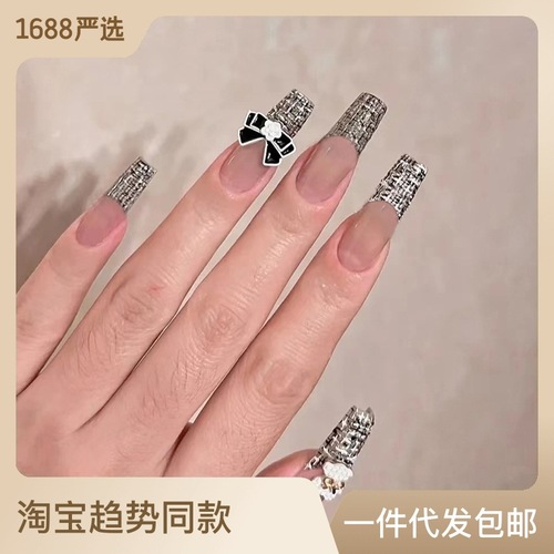 Black and white bow, cute and exquisite bear, diamond style, small fragrant style wearable nails, sweet ins style fake nails, manicure pieces