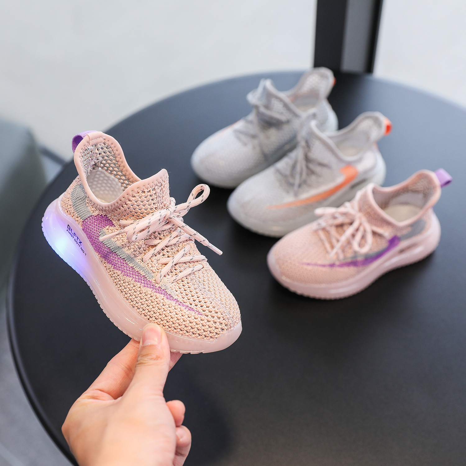 2021夏季童鞋新款儿童透气飞织运动鞋 男童女童韩版时尚LED亮灯鞋