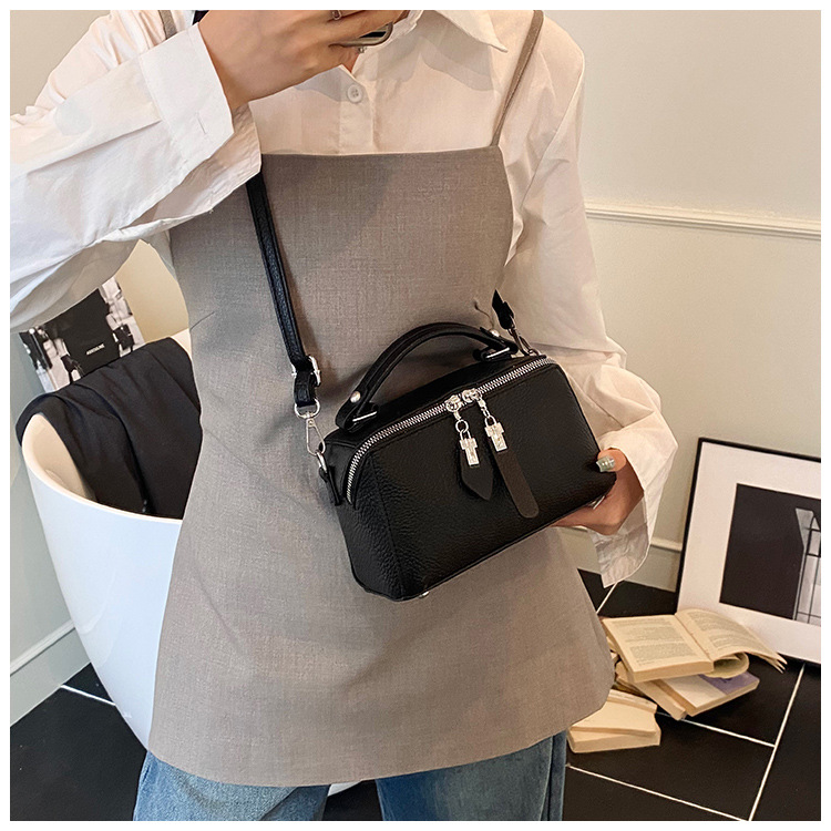 Korean retro fashion hand-held box bag for women 2025 new trendy and versatile small square bag, a niche and simple crossbody bag undefined