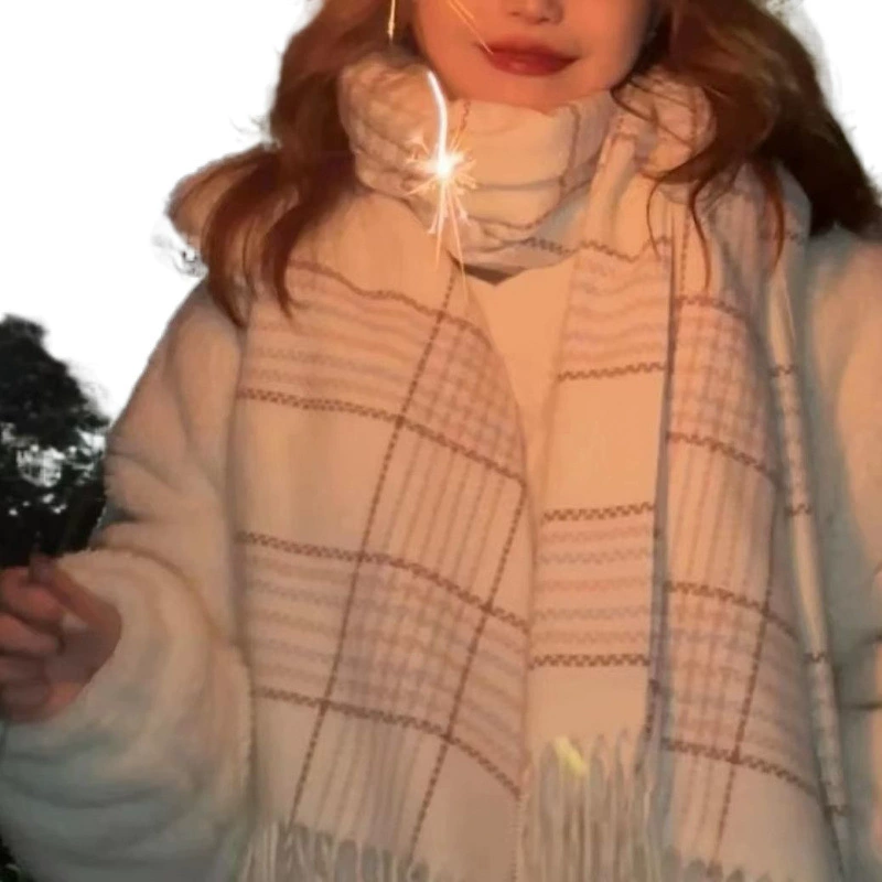 Winter keep warm cute scarf for elementary school students, universal cloak