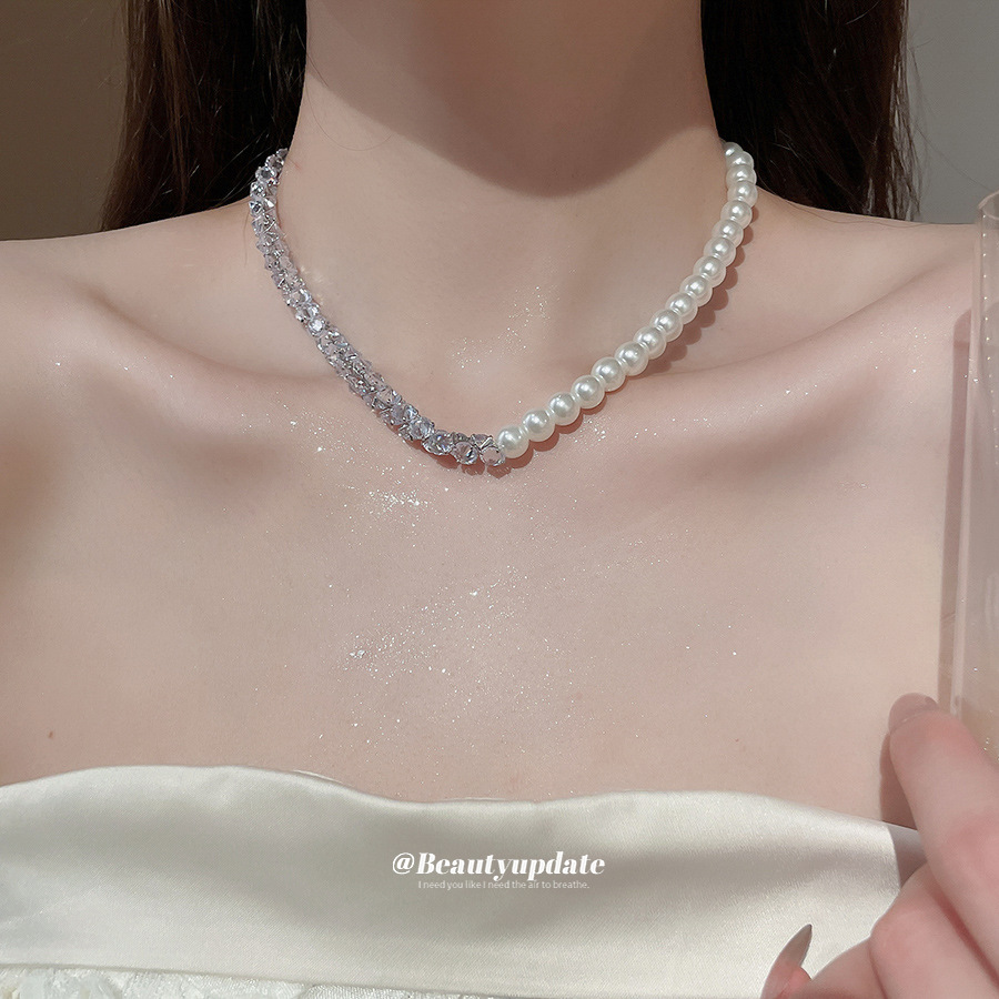 Collar colgante de perlas de circón de lujo ligero francés, diseño simple, cadena de clavícula de todo fósforo de moda, collar de alta gama de nicho