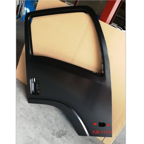 Factory car exterior parts suitable for 700p Left Front door brand new ISUZU car door empty shell auto parts sheet metal parts