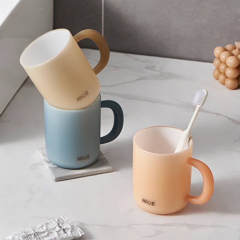 Tandborstkopp med färggradient för par i livsmedelsgodkänd plast_voghion.com