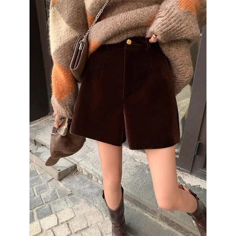 Velvet Coffee-Colored Wide-Leg Shorts for Women, Autumn/Winter 2025 New Style, Loose High-Waisted A-Line Boot Shorts, Elegant and Suitable for Work Velvet Coffee-Colored Wide-Leg Shorts for Women, Autumn/Winter 2025 New Style, Loose High-Waisted A-Line Boot Shorts, Elegant and Suitable for Work