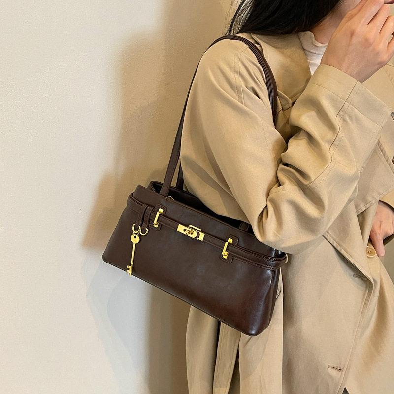 Túi tote nữ quai đeo vai dáng ngang cỡ lớn , chất liệu PU mềm, đựng được nhiều đồ — Gạo trắng, Rượu vang đỏ, màu cà phê, màu nâu chi tiết 30