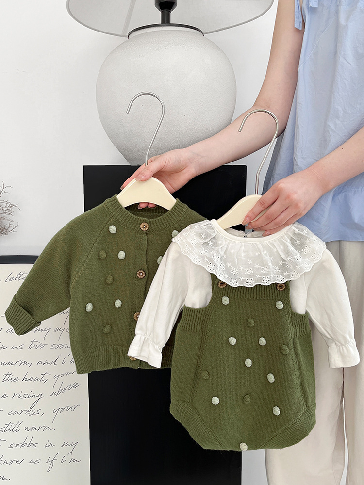 Demi-season children's retro set