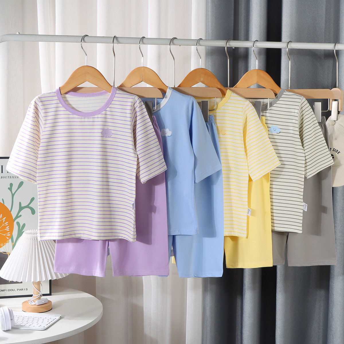 Primavera y verano delgada pijamas de algodón a rayas para niños y niñas, ropa para el hogar, ropa de aire acondicionado para bebés, set de padres e hijos