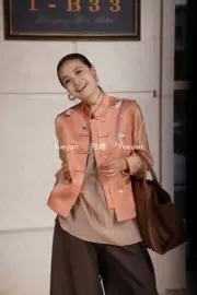 女式马甲;女式衬衫;连衣裙