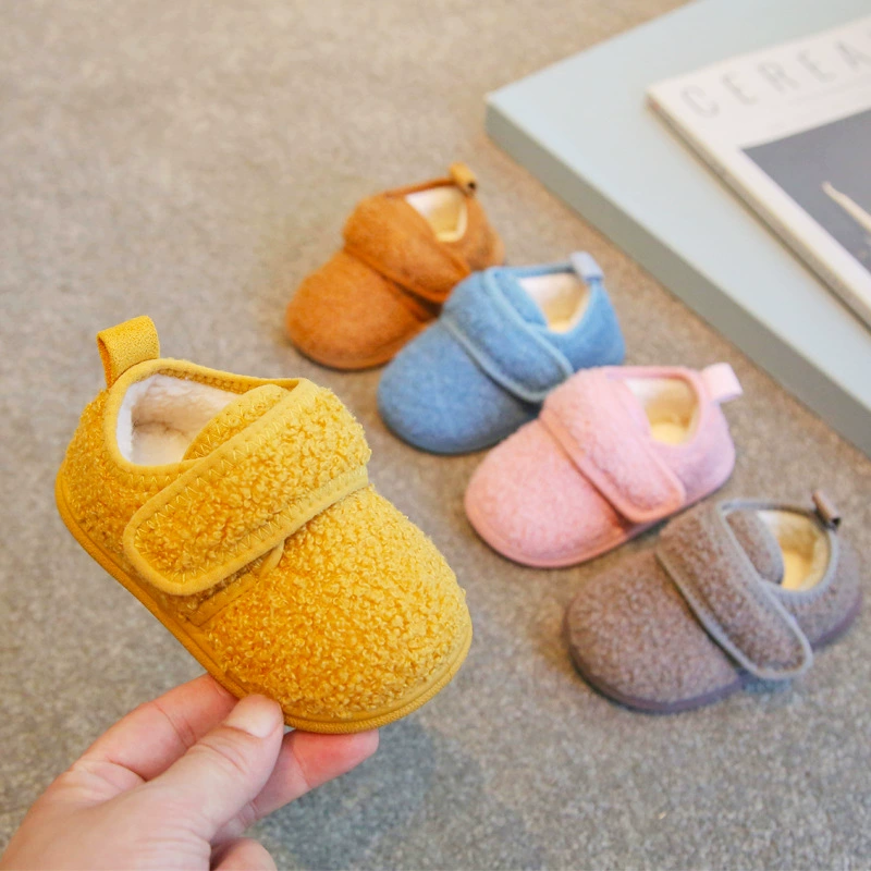 Зимние детские тапочки из хлопка, детская обувь для малышей на мягкой подошве, домашняя обувь для мальчиков, с пушистой запахом, нескользящая детская обувь