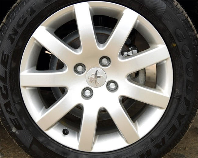 Suitable for New and Old Peugeot 3008 408 508 307 301 Tire Rim Hub Shaft Cover Car Logo