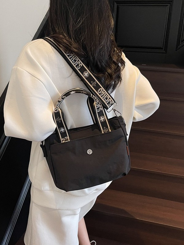 Versión coreana del bolso de moda para mujer 2025 verano nueva moda simple pequeño bolso cuadrado casual mensajero de viaje bolso especial