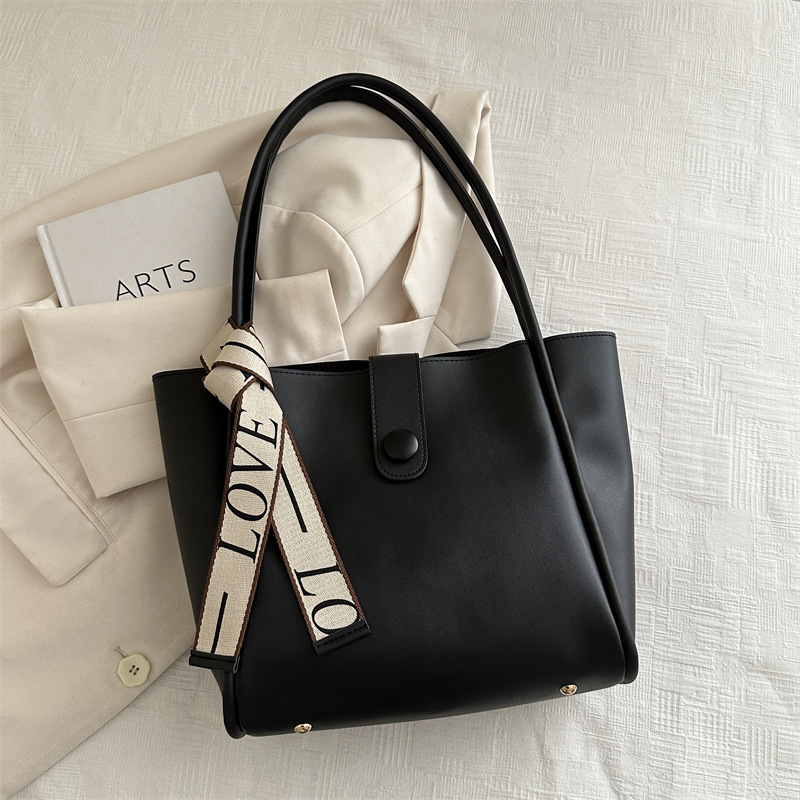 Bolso de textura de invierno para mujeres 2024 nuevo bolso de mujer retro simple bolso de mano casual bolso de hombro universal