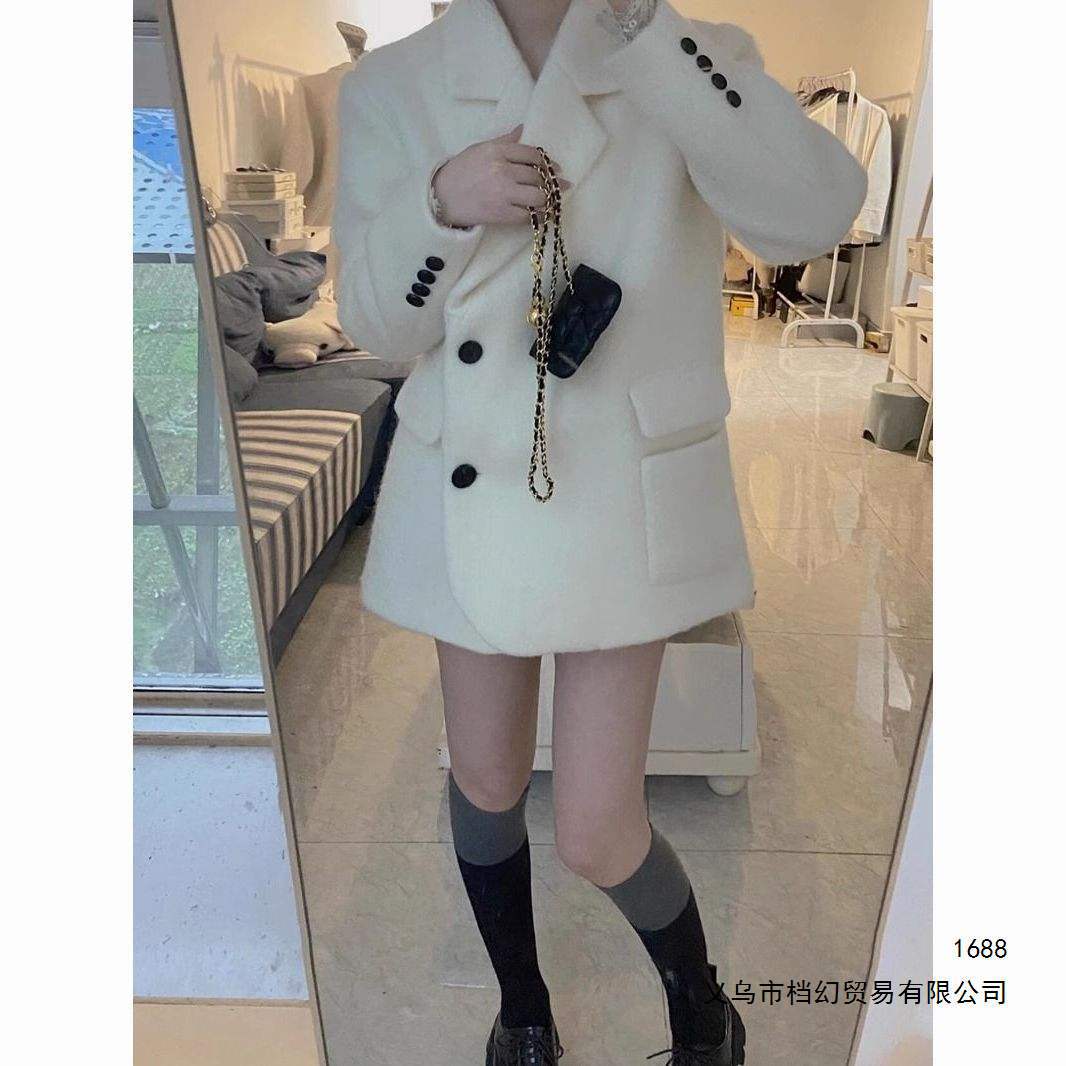 White short wool coat for women, 2026 autumn and winter, suit-style wool coat, petite, thick and loose wool coat.