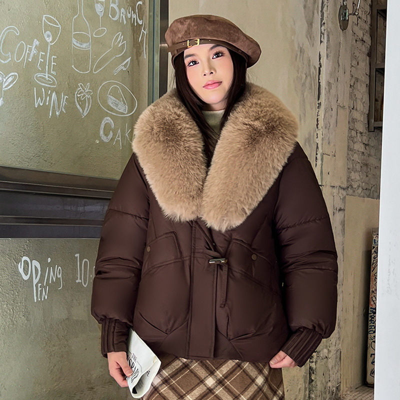 Women's thick down cotton coat with large fur collar, new short style, loose fit, stylish and age-reducing winter jacket, warm and cold-proof Women's thick down cotton coat with large fur collar, new short style, loose fit, stylish and age-reducing winter jacket, warm and cold-proof