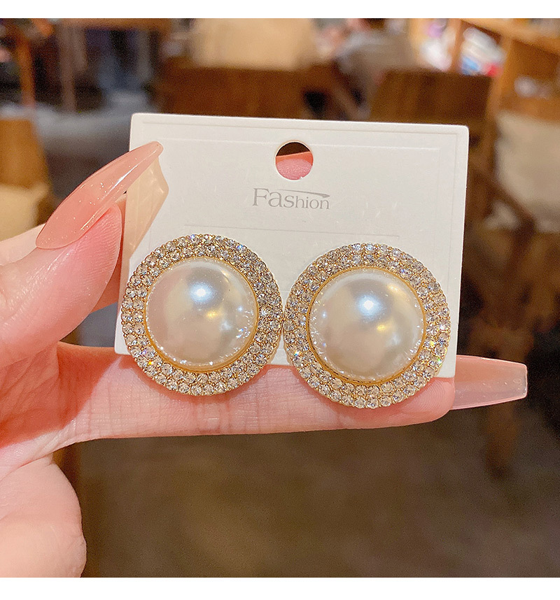 Fashion Circle Imitation Pearl Alloy Inlay Rhinestones Women's Ear Studs 1 Pair display picture 5