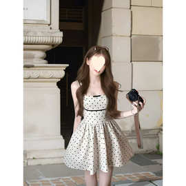 法式纯欲风方领波点无袖连衣裙夏季新高级感收腰公主蓬蓬短裙子女