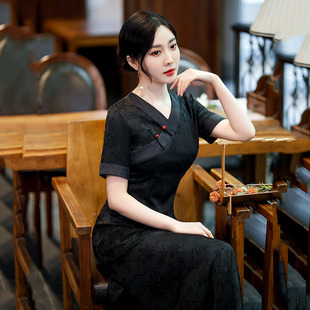 ��V�I��ɫ�@�݋����b�W����L����ʽ��������Ů�߼����B��ȹ�ļ�