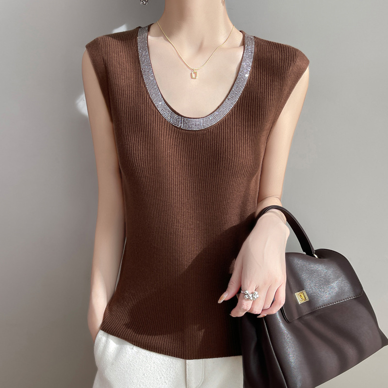 Heavy-Duty Rhinestone Embellished Fine-Spun Wool Knit Camisole for Women, Sleeveless U-Neck Slim-Fit Slimming Base Layer Top Heavy-Duty Rhinestone Embellished Fine-Spun Wool Knit Camisole for Women, Sleeveless U-Neck Slim-Fit Slimming Base Layer Top