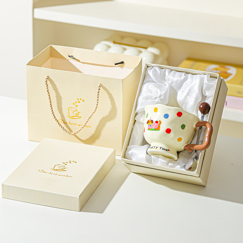 Taza de cerámica de moda creativa Regalo de oficina Taza para el hogar Taza de café Taza de agua Taza de desayuno Feliz cumpleaños