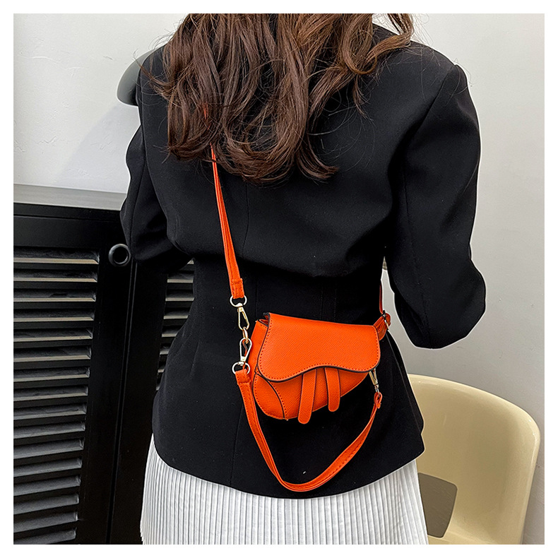 Kleines Nischendesign für Frauen 2024 neuer Sommer minimalistischer Crossbody, einzelne Schulter, Unterarmtasche, modische Textur_voghion.com