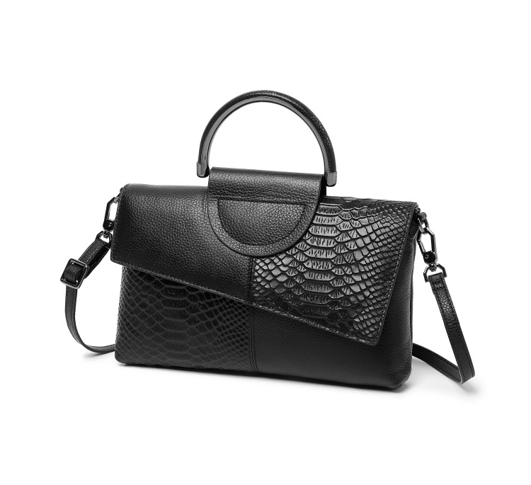 Women's Medium Pu Leather Solid Color Vintage Style Square Zipper Envelope Bag display picture 3