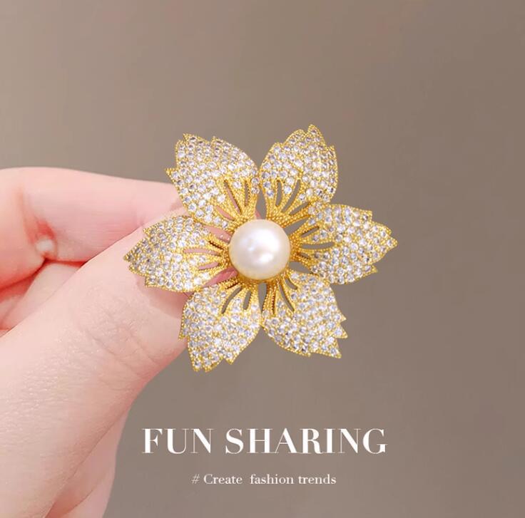 European And American Style Sparkling Diamond Flower Brooch, High-end Exquisite Anti-slip Pin For Women, Used To Secure_voghion.com