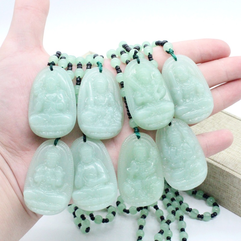 仿天然缅甸翡翠青玉毛衣链八大守护神项链生肖浅绿吊坠本命佛挂件