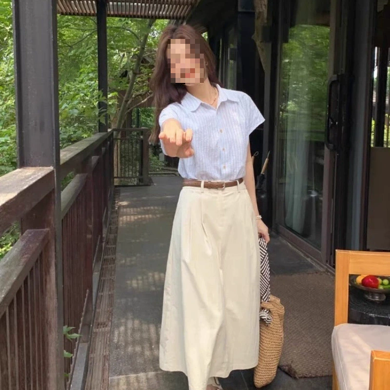 Модный комплект из юбки с высокой талией и широкими штанинами и короткими рукавами в полоску, 2025, повседневный двухсоставной комплект с нежным стилем.