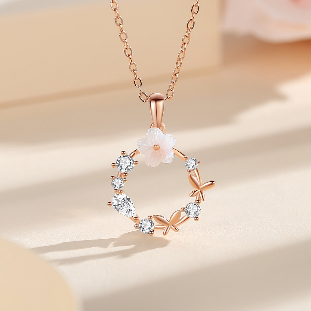 S925 plata de ley collar de corona de mariposa de lujo ligero flor femenina diseño de alta calidad cadena de clavícula joyería San Valentín