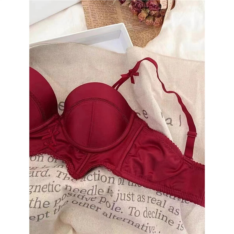 Red Lingerie Set for Women, Comfortable and Supportive, Suitable for the Year of the Zodiac and New Year's Luck