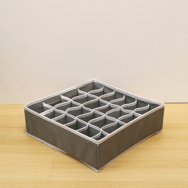 24 grids of underwear boxes