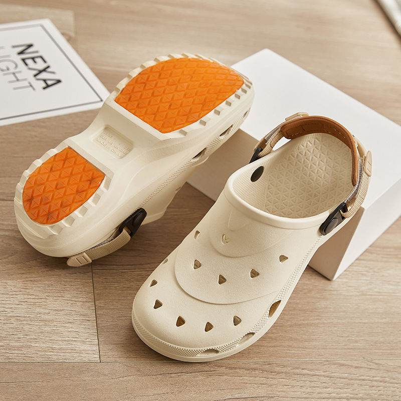 Croc-Style Shoes 2026 New Model Men's Closed-Toe Slippers Thick-Soled Non-Slip Beach Shoes Men's Slippers for Home and Outdoor Wear Trendy Dual-Use Croc-Style Shoes 2026 New Model Men's Closed-Toe Slippers Thick-Soled Non-Slip Beach Shoes Men's Slippers for Home and Outdoor Wear Trendy Dual-Use