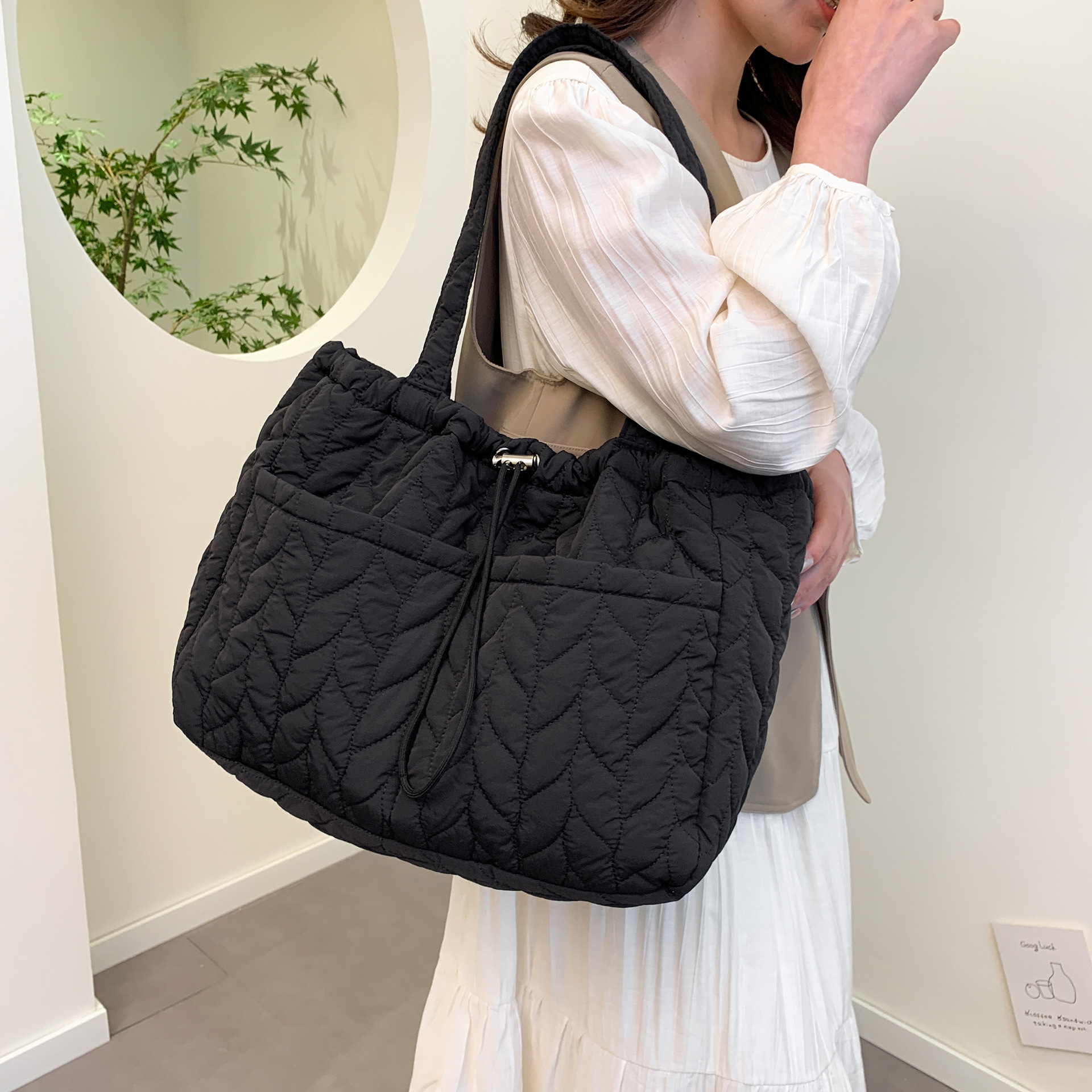 Women's Large Capacity Lightweight Pleated Nylon Underarm Bag, Casual Versatile Zipper Shoulder Bag For Commuting - Thumbnail 4