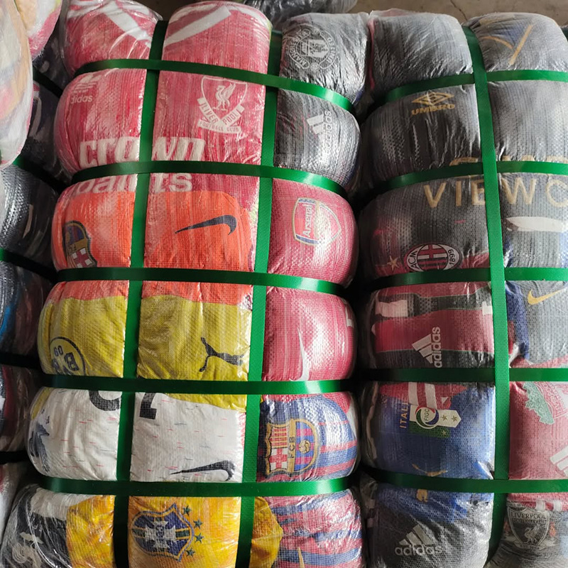 Second-Hand Short-Sleeved T-Shirts for Men, Cross-Border Export of Old Clothes to Africa, Casual Fashion, Long Short-Sleeved Wholesale Second-Hand Short-Sleeved T-Shirts for Men, Cross-Border Export of Old Clothes to Africa, Casual Fashion, Long Short-Sleeved Wholesale