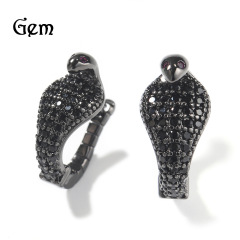 クロスボーダーのアクセサリーヒップホップのダイヤモンドのコブラのイヤリングの個性のシンプルなデザイン感の銅のジルコンの蛇の形の男性のピアス