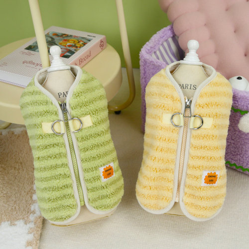 Pet clothing dog clothes cat clothes comfortable and warm small dog running water to pull vest