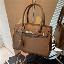 ���Q�羳����Ů��֦�y�����K���2025�¿�r��ͨ�چμ�б��P���