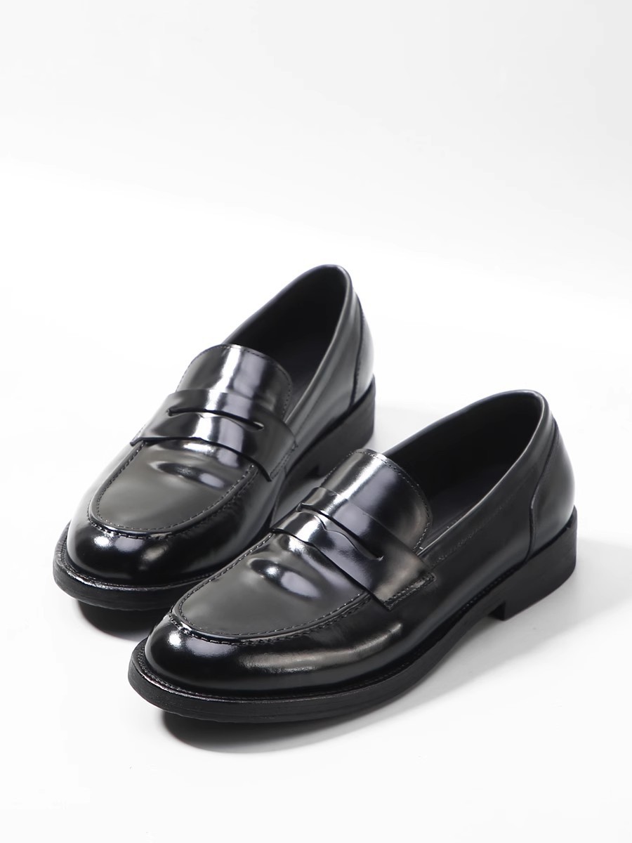 Leather outsole loafers a slip-on wedding shoes Fashion low luxury men's shoes_vogvips.com