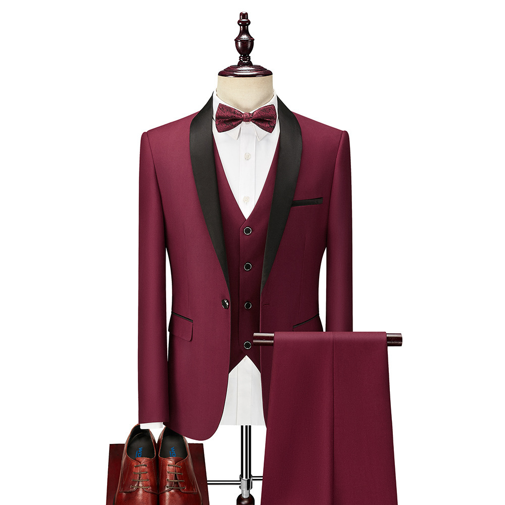Elegante completo da uomo tre pezzi per matrimonio collo sciallato_voghion.com