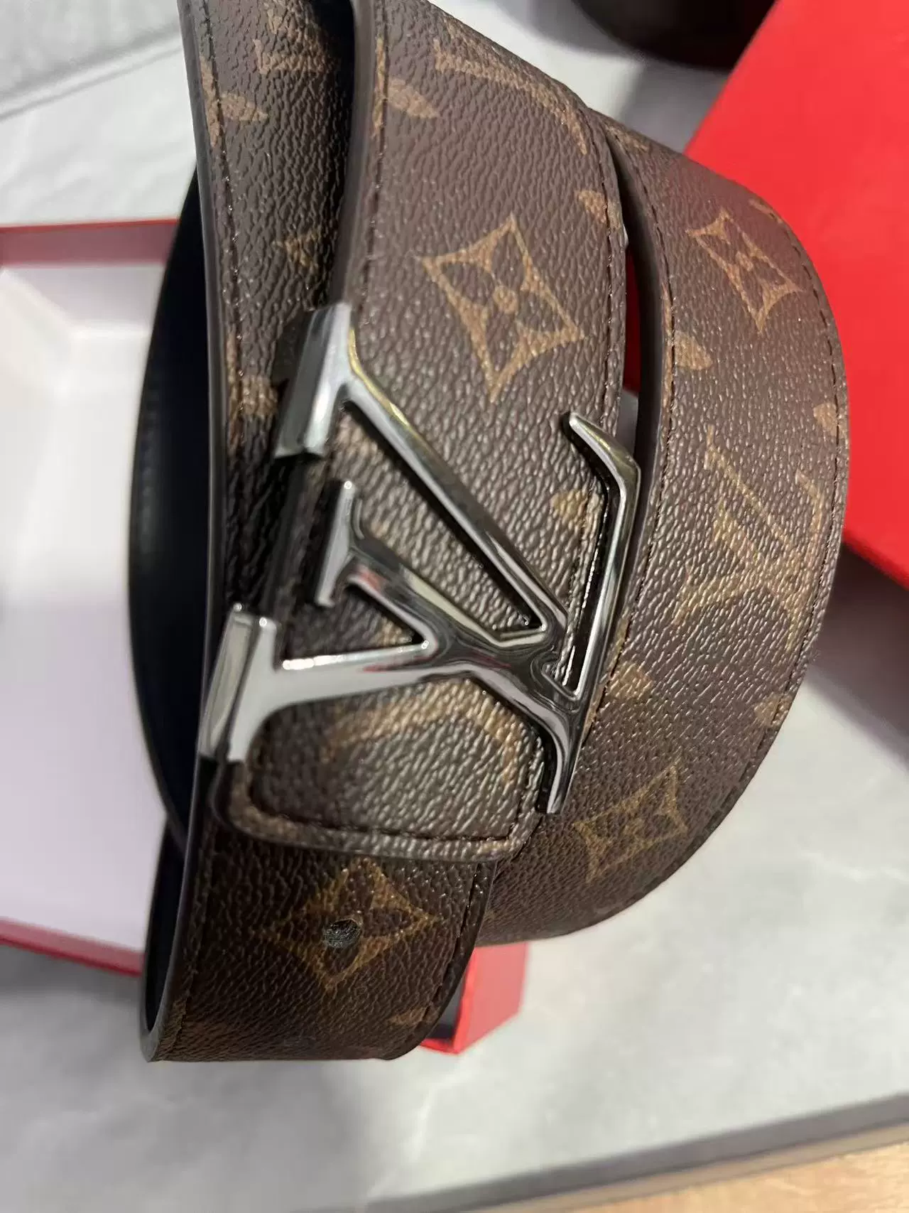 Belt with letters, high-quality style