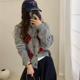 女式针织衫;毛衣;时尚休闲套装