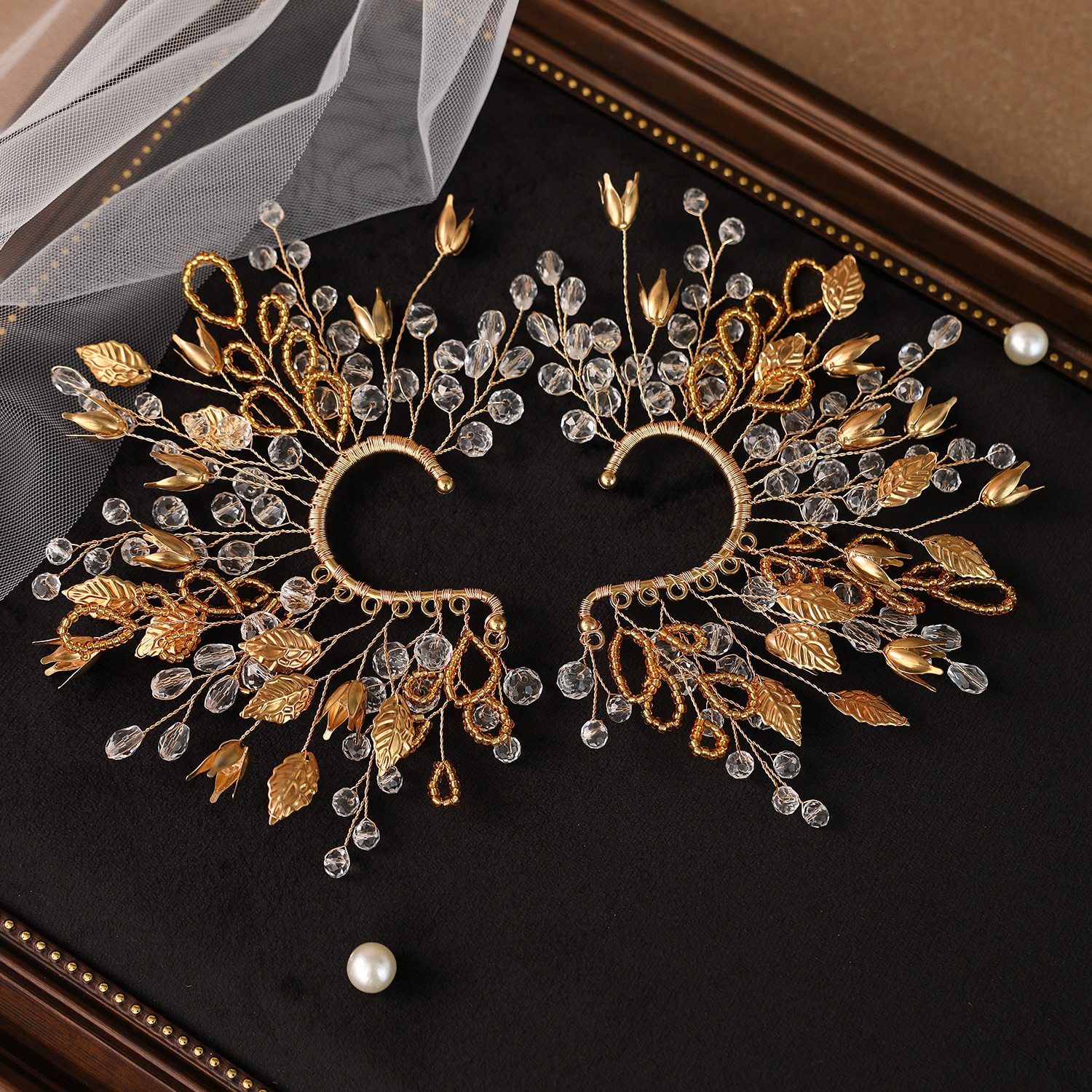 Southeast Asian cross-border light luxury crystal leaf elf ear cuffs, vintage versatile non-pierced ear accessories, Amazon supply