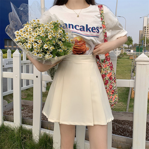 A versatile maxi dress with a suit-like style, perfect for summer. Features a waist-cinching high-waisted umbrella skirt, a new pleated mini skirt, and a high-waisted, slimming half skirt.
