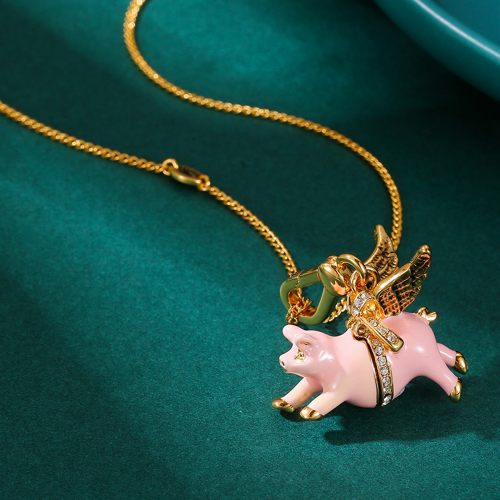 Fashionable and Cute Enamel Glazed Pink Openable Flying Pig Pendant Necklace Juicy Zodiac Pig Jewelry for Women