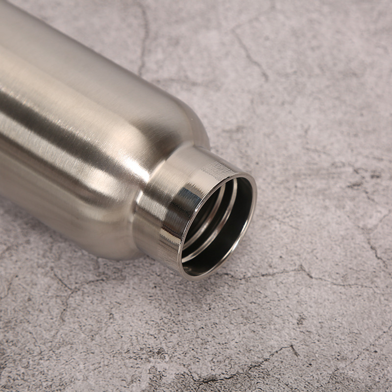 La nueva tetera deportiva de acero inoxidable 304, taza termo al vacío de gran capacidad americana, olla de montañismo portátil para fitness al aire libre