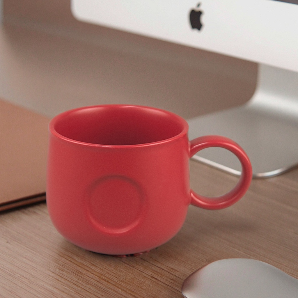 Taza de cerámica de vientre grande mate mate personalizada Taza de personalidad de lujo ligero de temperatura media Regalo de comercio exterior Taza de café con sello de cobre