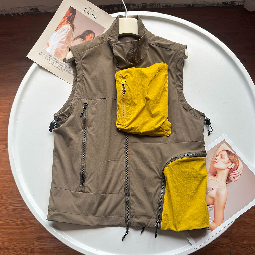 Autumn Mountain Hiking Vest For Couples With Detachable Pockets_voghion.com