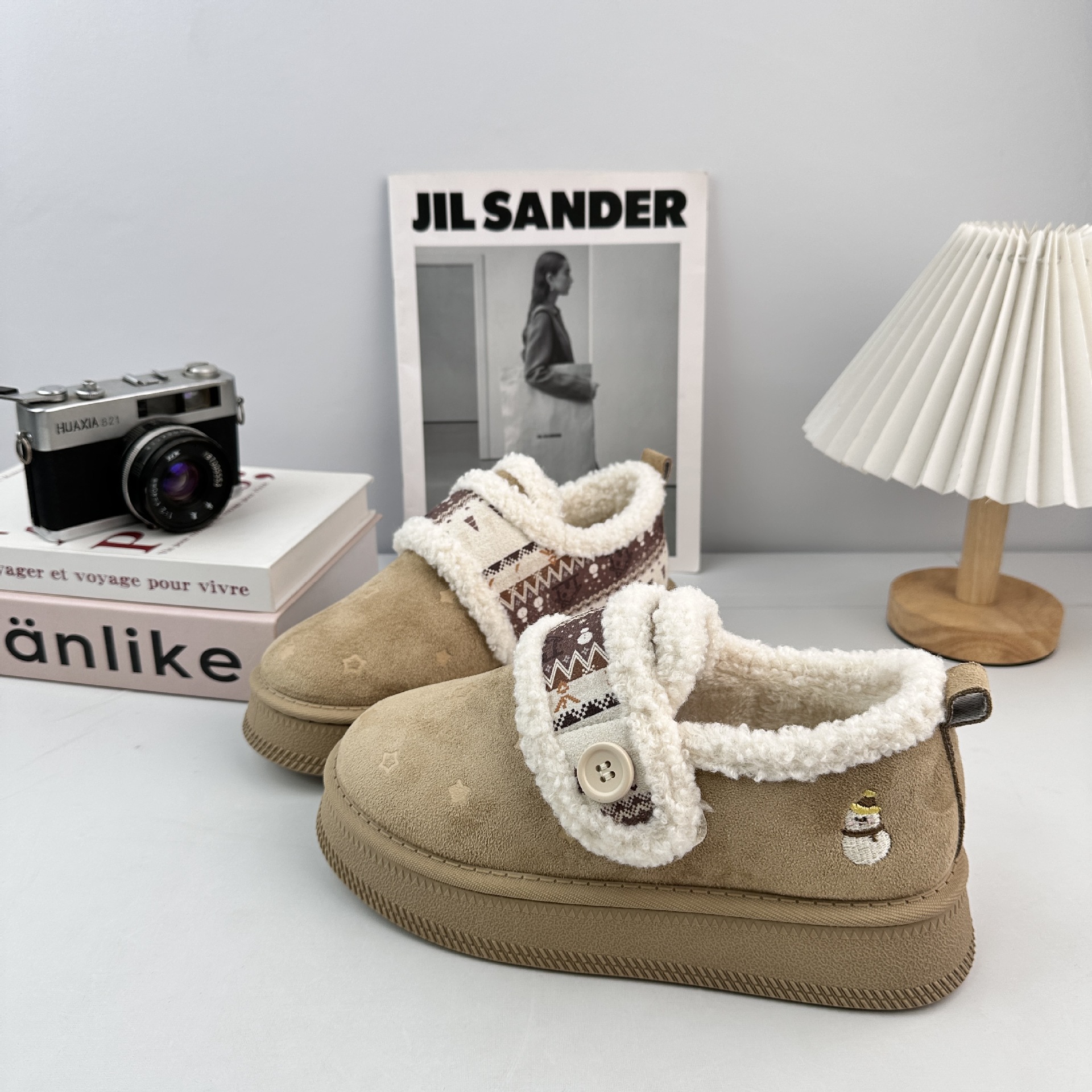 Zapatos de algodón de invierno de larga onda de estudiantes de niñas con zapatos casuales adicionales de lana 2025 nuevos zapatos de nieve de cilindro bajo coreanos