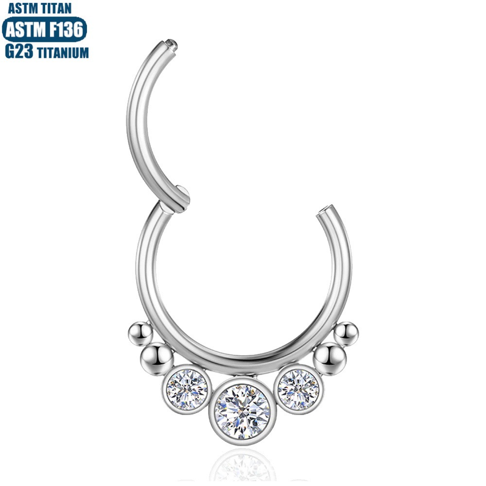 16G labret stud size and finish detail